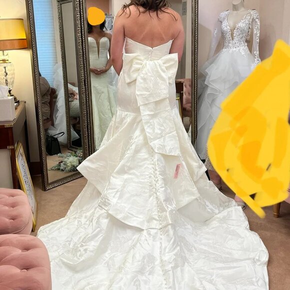 Wedding Dress Allure Bridals, Madison James MJ960 Brocade, Bow, Size 12 Gown NWT - Picture 2 of 9